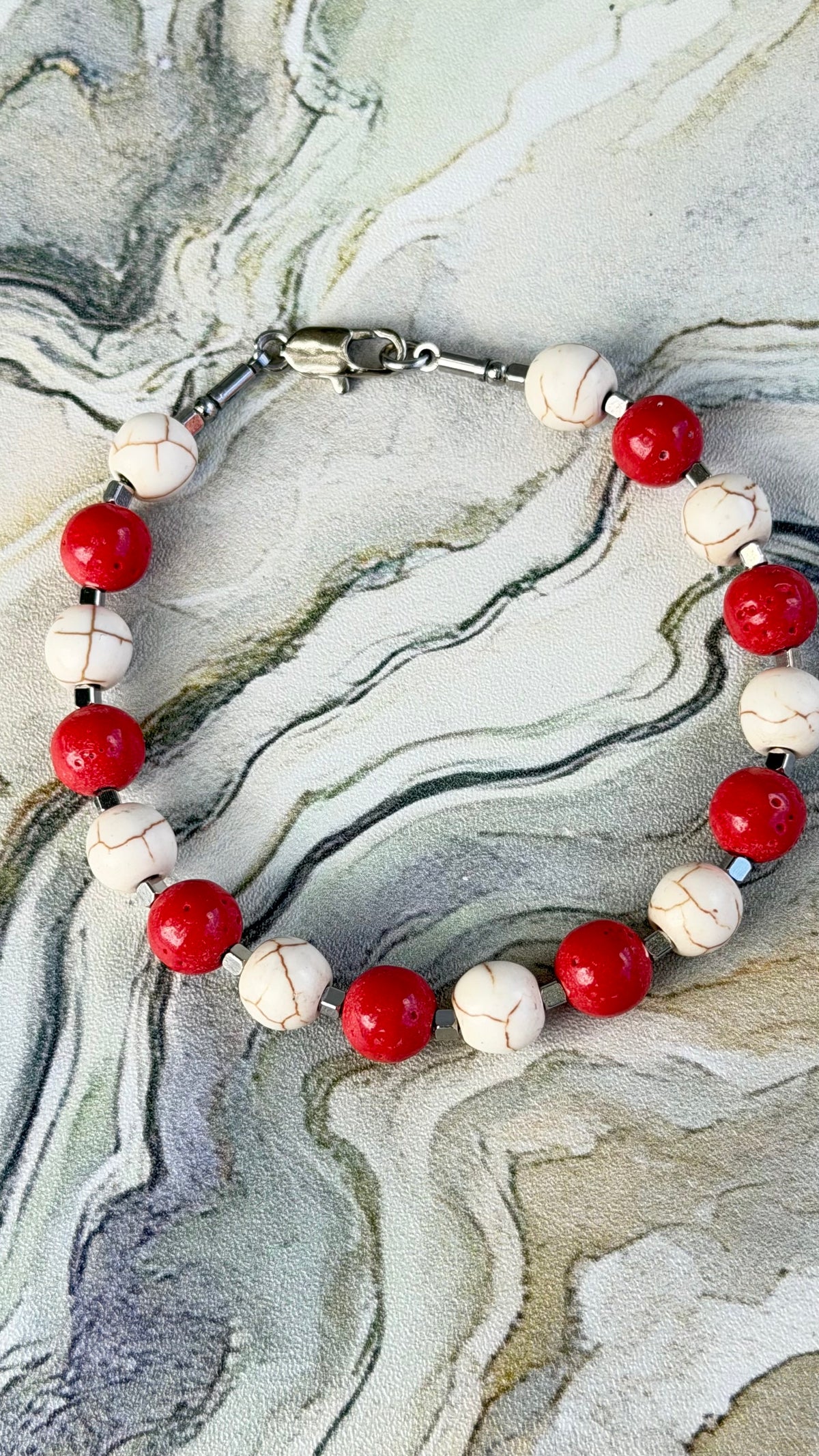 Coral y Howlita Pulsera de la Vitalidad 